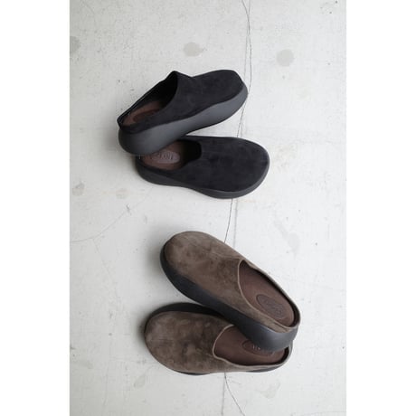 CLANE クラネ “SUEDE PUFF SLIPONS” スエードパフスリッポン