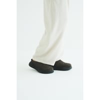 CLANE クラネ “SUEDE PUFF SLIPONS” スエードパフスリッポン