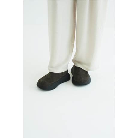 CLANE クラネ “SUEDE PUFF SLIPONS” スエードパフスリッポン