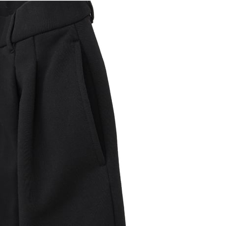 CLANE クラネ “TWO TUCK SWEAT PANTS” ツータックスウェットパンツ