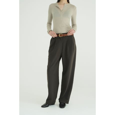 CLANE クラネ “TWO TUCK SWEAT PANTS” ツータックスウェットパンツ