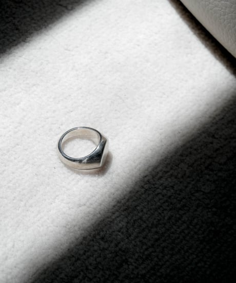 LUXURY MATERIAL ALL SILVER RING "SIGNET"