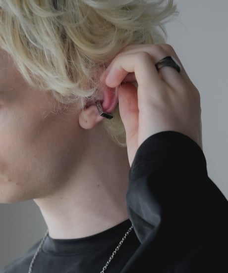 STONE SILVER EAR CUFF