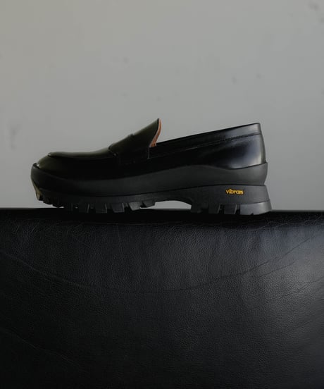 LUXURY MATERIAL Annonay LEATHER VIBRAM® SOLE LOAFER