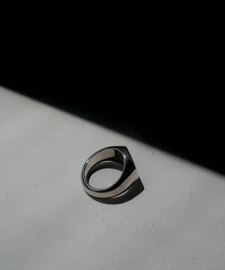 LUXURY MATERIAL ALL SILVER RING "SIGNET"