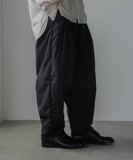 PADDED NYLON WIDE TAPERED PANTS