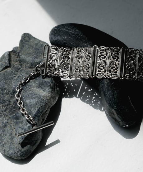 FLEUR RELIEF BRACELET