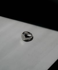 LUXURY MATERIAL ALL SILVER RING "SIGNET"