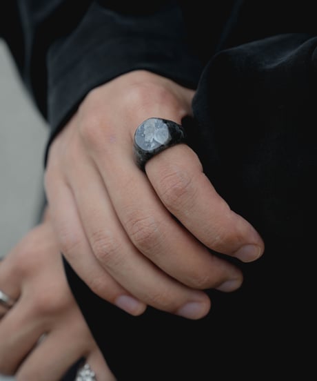 FOLIE ALL STONE RING “SIGNET”