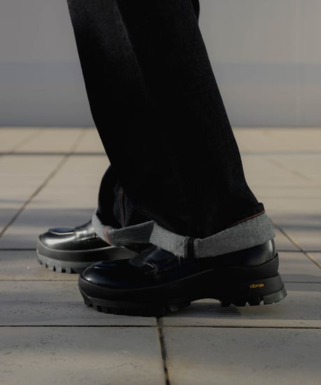 LUXURY MATERIAL Annonay LEATHER VIBRAM® SOLE LOAFER