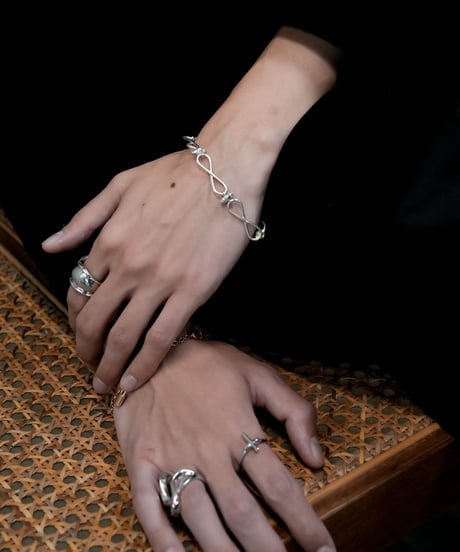 INFINITE STUDS BRACELET