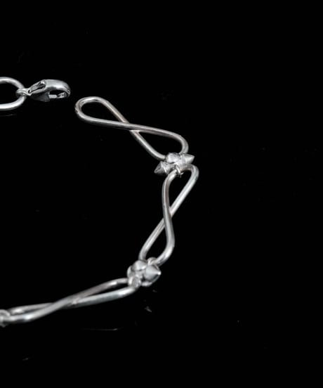 INFINITE STUDS BRACELET