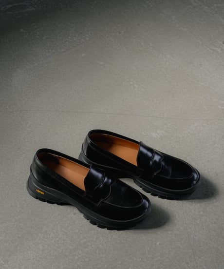 LUXURY MATERIAL Annonay LEATHER VIBRAM® SOLE LOAFER