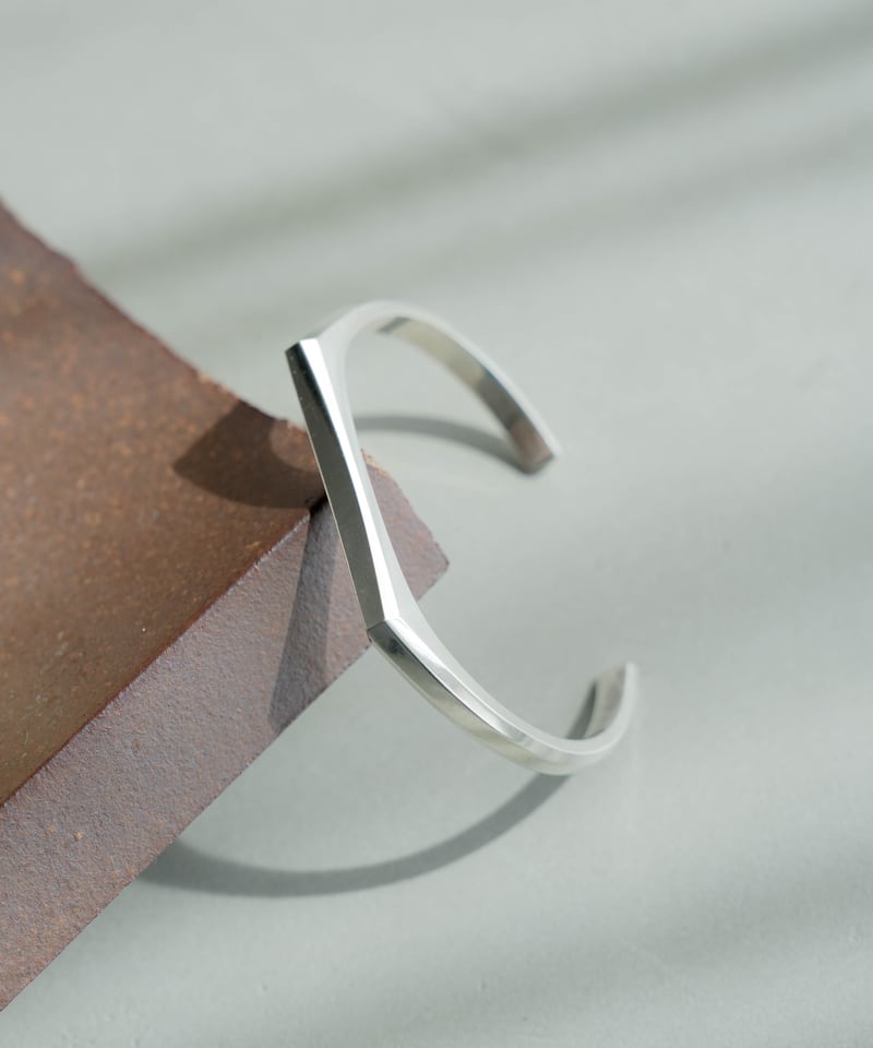 CTHY EDGE BANGLE | CTHY