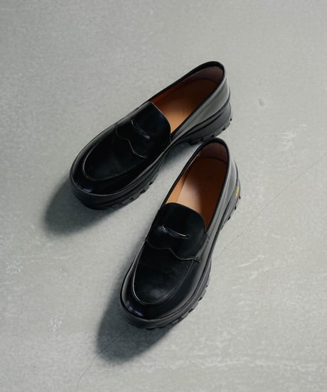LUXURY MATERIAL Annonay LEATHER VIBRAM® SOLE LOAFER