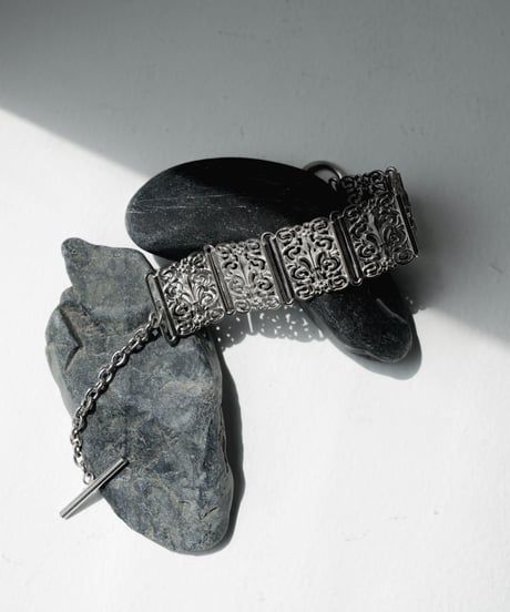 FLEUR RELIEF BRACELET