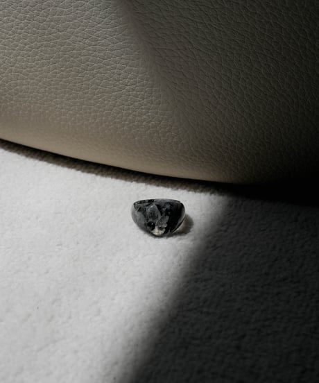 FOLIE ALL STONE RING “SIGNET”