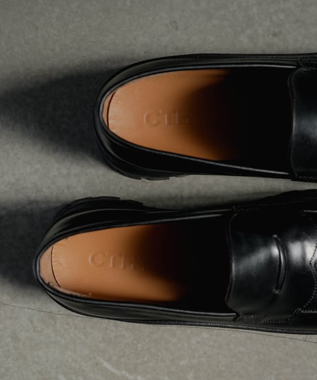 LUXURY MATERIAL Annonay LEATHER VIBRAM® SOLE LOAFER