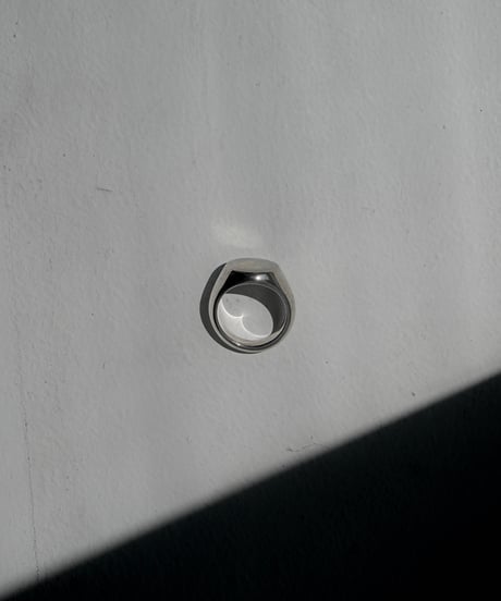 LUXURY MATERIAL ALL SILVER RING "SIGNET"