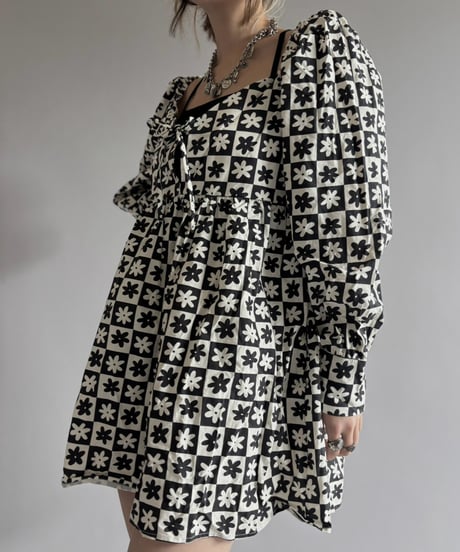 【USED】 Dead Stock Lisa Says Gah Floral Pattern Blouse / 260919-021