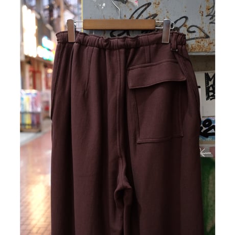 PERS PROJECTS パースプロジェクト "MAVERICK KNEE TUCK TROUSERS"