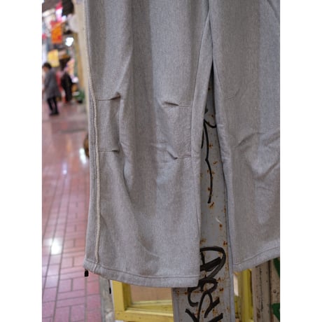 PERS PROJECTS パースプロジェクト "MAVERICK KNEE TUCK TROUSERS"