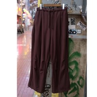 PERS PROJECTS パースプロジェクト "MAVERICK KNEE TUCK TROUSERS"