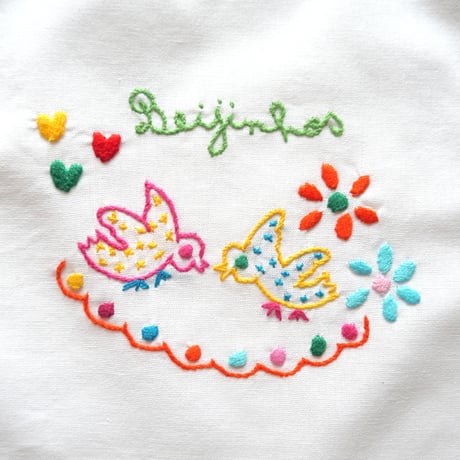 恋人たちのハンカチ刺繍のパン袋（鳩／オレンジ）