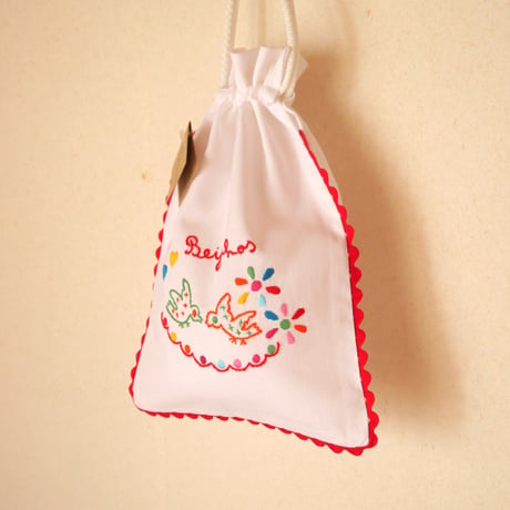 恋人たちのハンカチ刺繍のパン袋（鳩／赤）