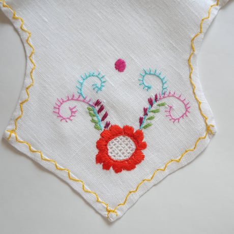 パンを包む布（オレンジの椿の花）／ヴィアナ・ド・カステロ刺繍