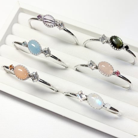 coffret gemstones/バングル(✣シルバーカラー金具 約14cm)