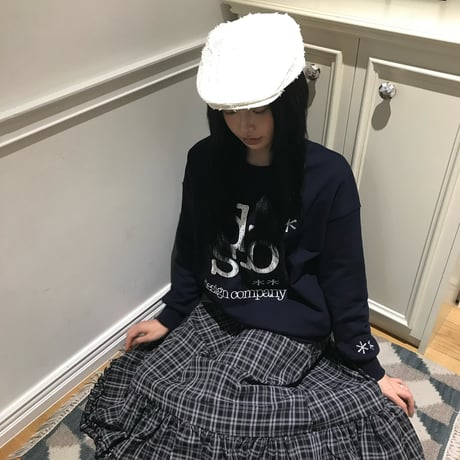 dds logo patch crewneck sweatshirt