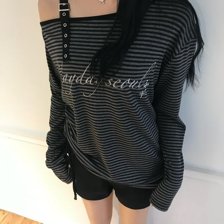 cross logo belt off shoulder tops