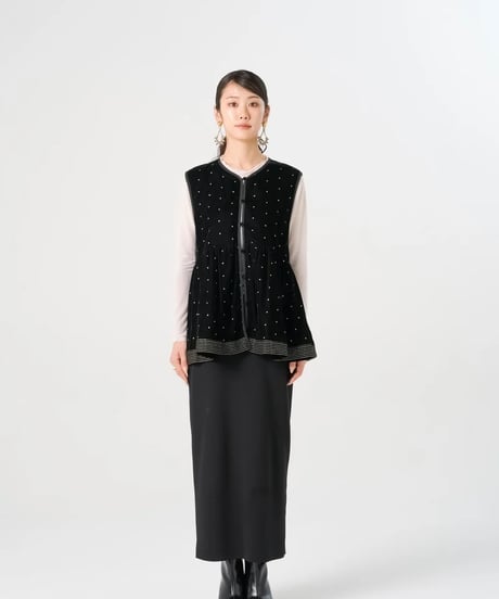 【torrazzo donna（トラッゾドンナ）】インド刺繍ベロアペプラムトップス
