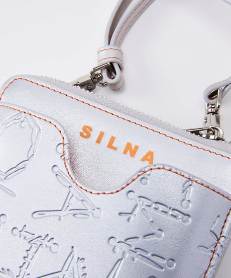 【SILNA minacolo（シルナミナコロ）】型押し携帯ケース L