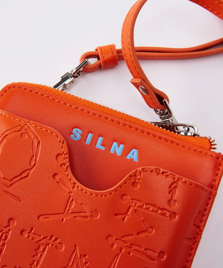 【SILNA minacolo（シルナミナコロ）】型押し携帯ケース L