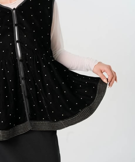 【torrazzo donna（トラッゾドンナ）】インド刺繍ベロアペプラムトップス