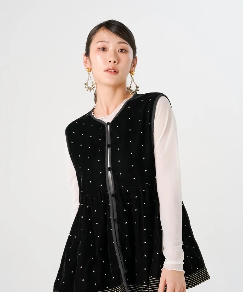 torrazzo donna（トラッゾドンナ）】インド刺繍ベロアペプラムトップス