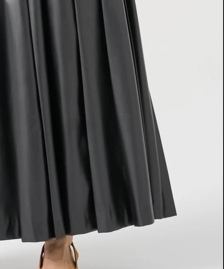 【torrazzo donna（トラッゾドンナ）】エコレザープリーツスカート