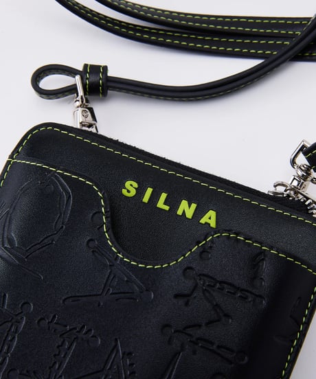 【SILNA minacolo（シルナミナコロ）】型押し携帯ケース L