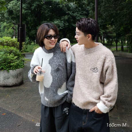 logo knit