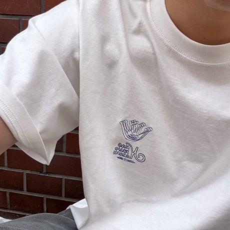 crown art tee