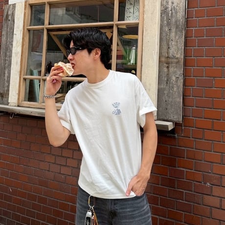 crown art tee