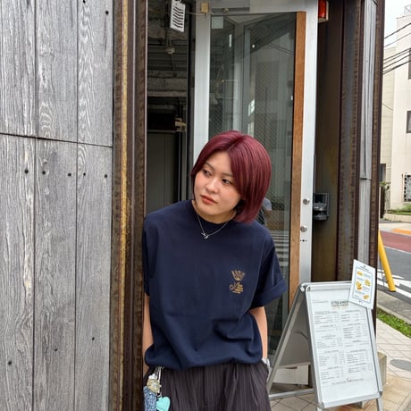 crown art tee