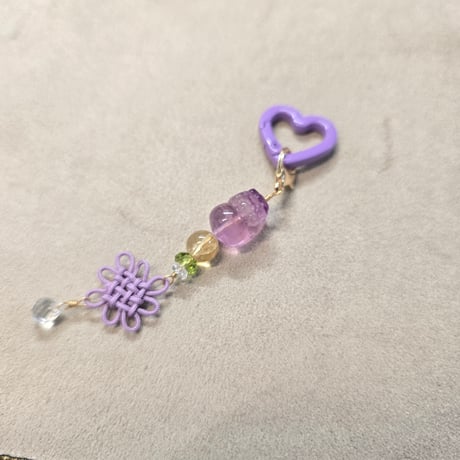 アイデアの宝石箱　幸福を呼ぶメデュプ御守りチャーム