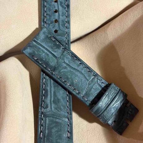 cro-2220 ヌバック クロコダイル  腕時計ベルト グレー (ラグ幅20 mm - バックル幅18 mm)