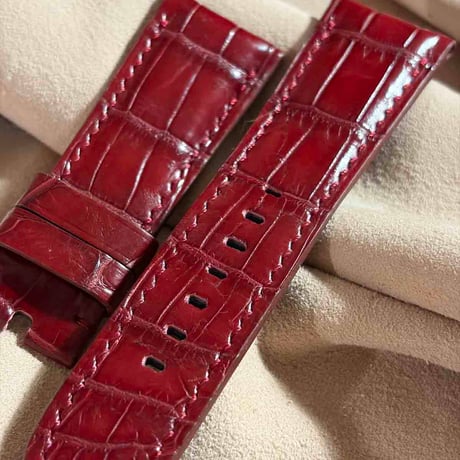cro-2213 クロコダイル  腕時計ベルト レッドプルーン (ラグ幅26 mm - バックル幅22 mm)