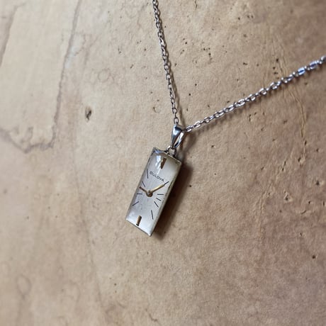 【new!!】antique rectangle dial necklace "BULOVA" 【K1059】