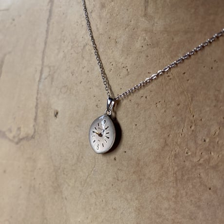 【new!!】antique teardrop dial necklace "BULOVA"【K1071】