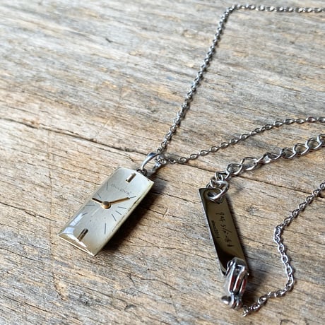 【new!!】antique rectangle dial necklace "BULOVA" 【K1059】